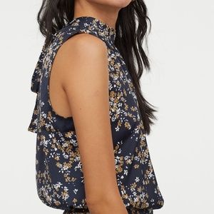 Sleeveless top with ties